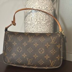 Louis Vuitton Monogram Pochette Pouch Purse